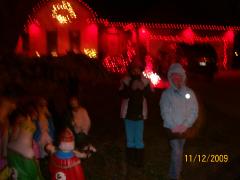 Friday December 11, 2009 20:28 - CHRISTMAS CONCERT AND DRIVE TO SEE LIGHTS 066.jpg